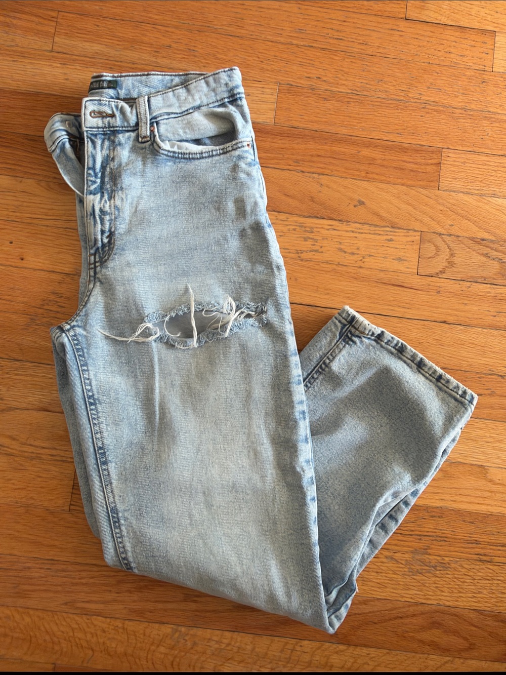 Wide leg baggy jeans